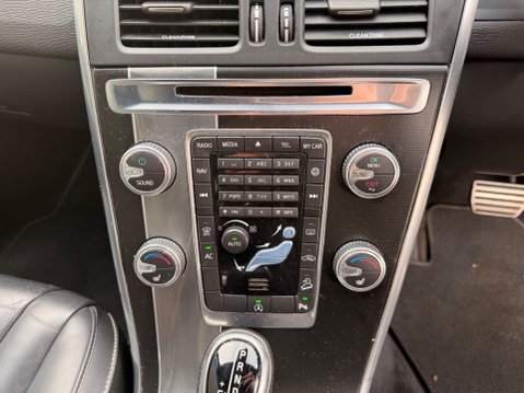 Volvo XC60 D4 R-DESIGN LUX NAV AWD 17