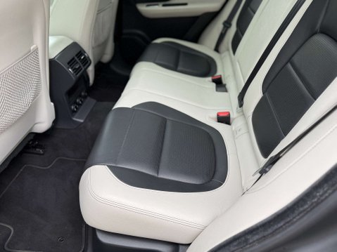 Jaguar F-Pace 3.0 F-PACE S AWD D Auto 4WD 5dr 56
