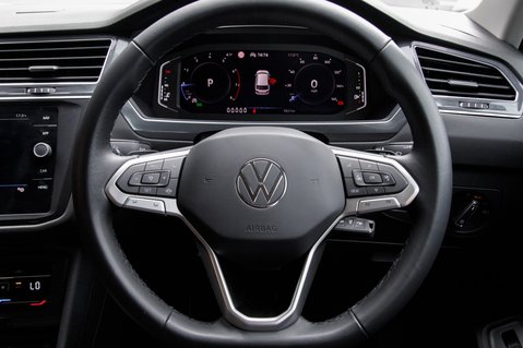 Volkswagen Tiguan Allspace LIFE TSI DSG 22
