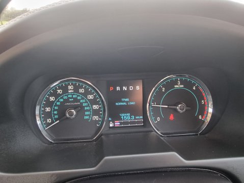 Jaguar XF D PORTFOLIO 42