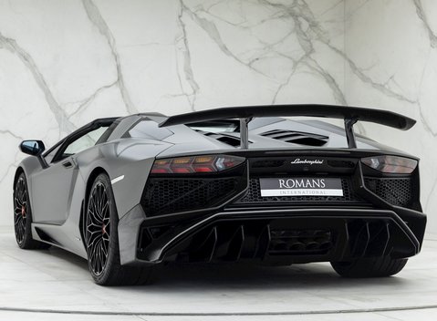 Lamborghini Aventador SV LP 750-4 Roadster 4