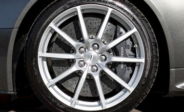 Aston Martin V12 Vantage S 10