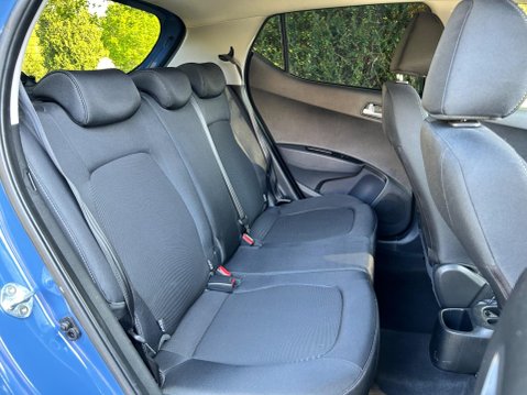 Hyundai i10 PREMIUM 20