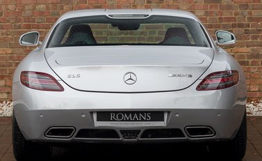 Mercedes-Benz SLS AMG 5