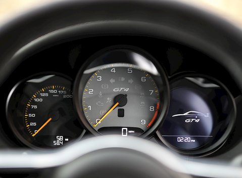 Porsche Cayman GT4 16