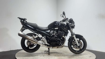 Suzuki Bandit 650 GSF 2006 9K GOOD LOOKING PROJECT BIKE / BARN FIND NAKED 650CC A2