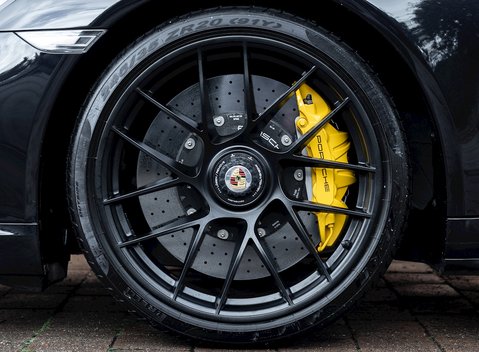 Porsche 911 (991.2) Turbo S 10