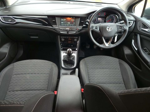 Vauxhall Astra 1.4 Astra SRi T 5dr 28