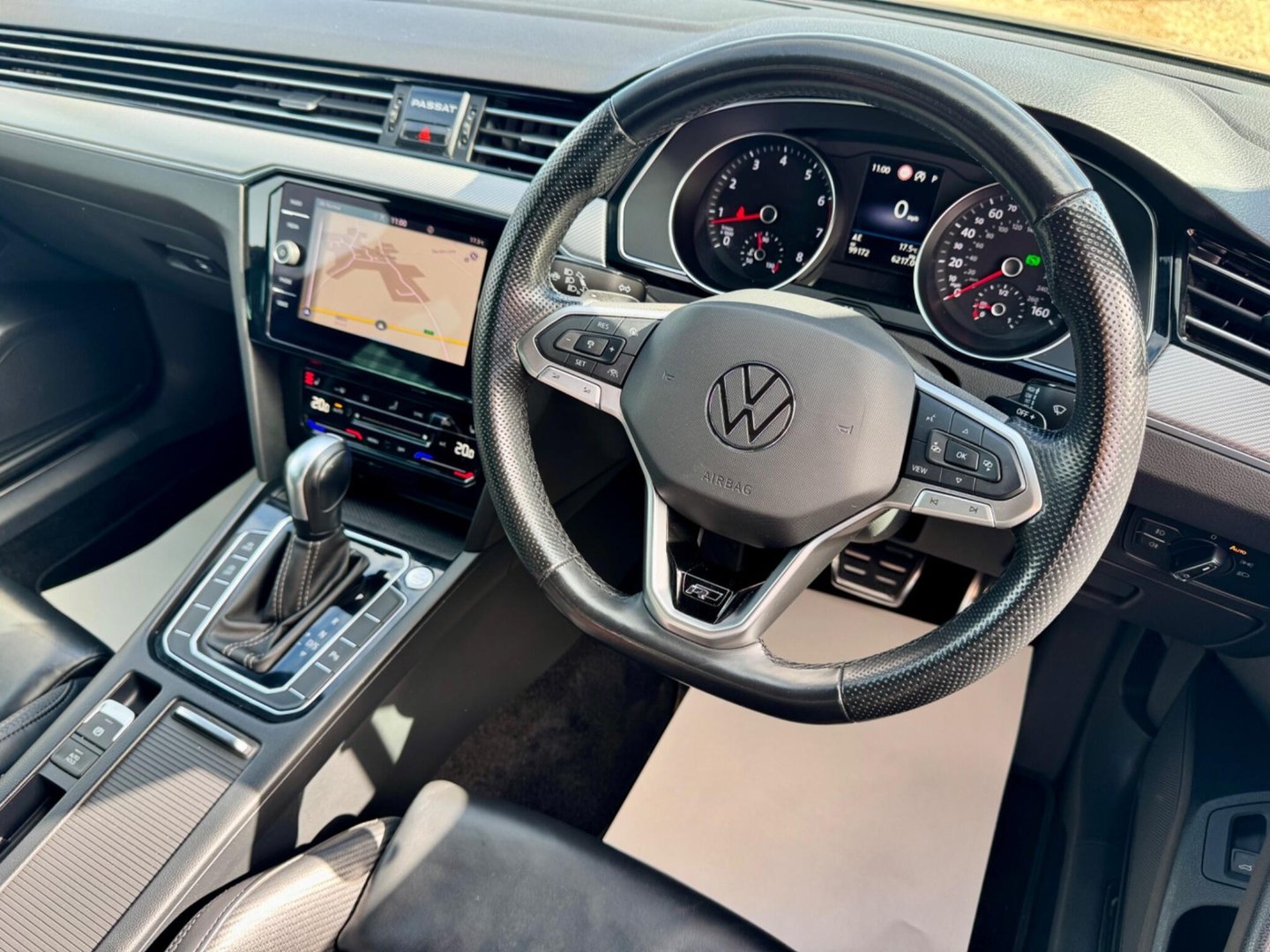 2023 Volkswagen Passat — image 40