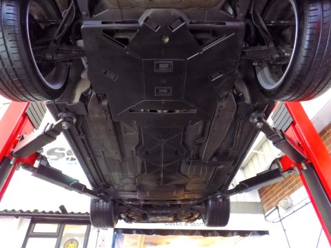 Porsche 911 CARRERA 2 CONVERTIBLE 32