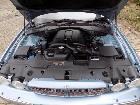 Jaguar XJR 4.2 V8 Supercharged 4
