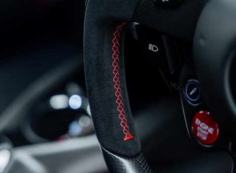 Ferrari 812 Competizione 26