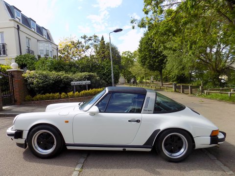 Porsche 911 CARRERA 3.2 TARGA 43