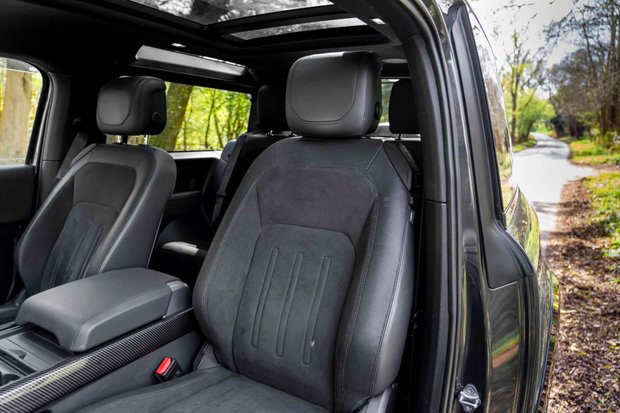 Land Rover Defender 90 V8. PLUMB BODYKIT. URBAN WHEELS. CARBON FIBRE INTERIOR. 2