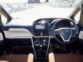 Toyota Noah Hybrid G 9