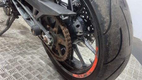 KTM Duke 2018 26K RUNNING PROJECT BIKE SPARES OR REPAIR 125CC NAKED 8