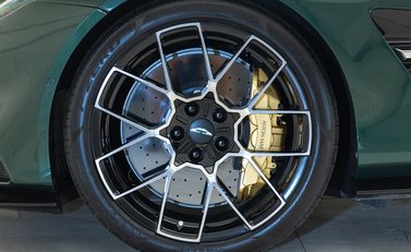 Aston Martin Vanquish V12 29