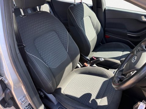 Ford Fiesta 1.0T EcoBoost Zetec Euro 6 (s/s) 5dr 11