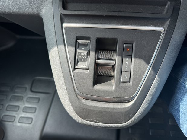 Vauxhall Vivaro AUTO 75Kwh (SOLD KH) LWB L2H1 Low Roof Air Con Sensors EURO 6 25