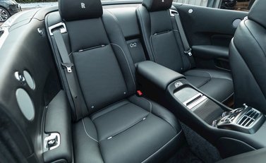 Rolls-Royce Dawn Black Badge 25