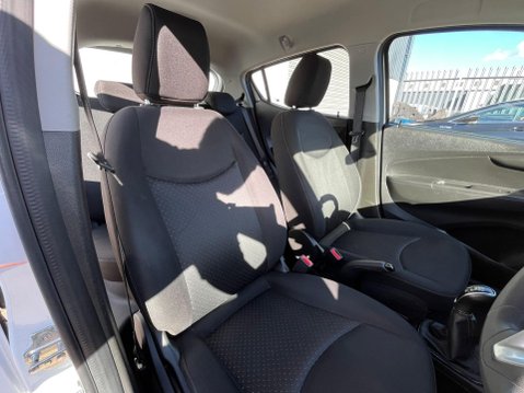 Vauxhall Viva 1.0i SE Euro 6 5dr 39