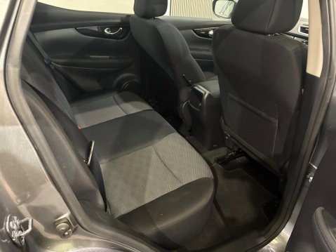 Nissan Qashqai 1.2 DIG-T N-Connecta 2WD Euro 6 (s/s) 5dr 28