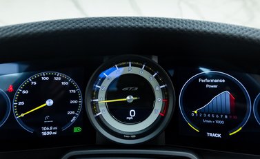 Porsche 911 GT3 TOURING (992) 17