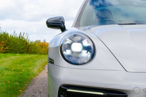 Porsche 911 Carrera 4 GTS PDK 24