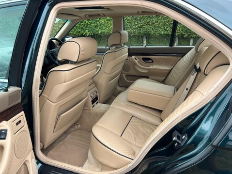 BMW 7 Series 4.4 740i 4dr 15