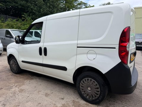 Vauxhall Combo 1.3 CDTi 2000 ecoFLEX 16v Panel Van 3dr Diesel Manual FWD L1 H1 (126 g/km, 15