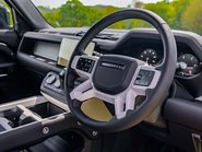 Land Rover Defender D250 X-Dynamic HSE Hard Top Obsidian 13