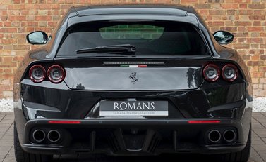 Ferrari GTC4 Lusso T 5