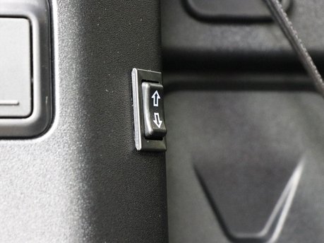 New Land Rover Defender 90 and 110 commercial seat upgrades 2021 model onwards 6