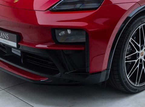 Porsche Macan GTS Electric 38