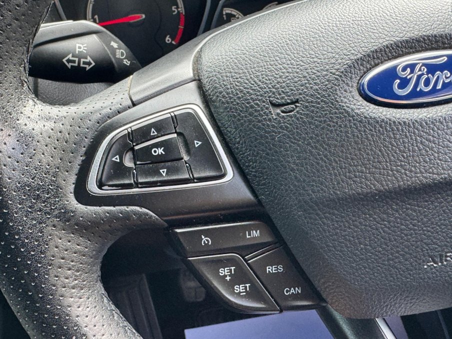 2017 Ford Focus — image 34