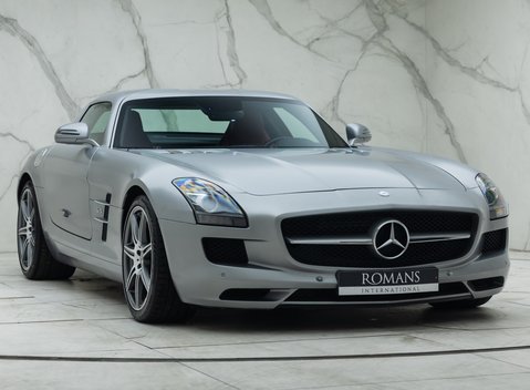 Mercedes-Benz SLS AMG 12