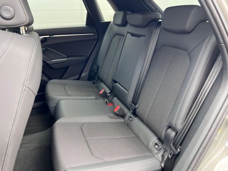 Audi Q3 2.0 TFSI 40 S line S Tronic quattro Euro 6 (s/s) 5dr 30