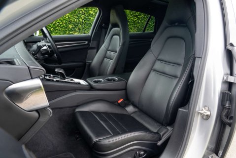 Porsche Panamera 4 E-Hybrid Platinum Edition 25