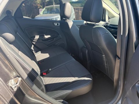 Ford Ecosport TITANIUM 18