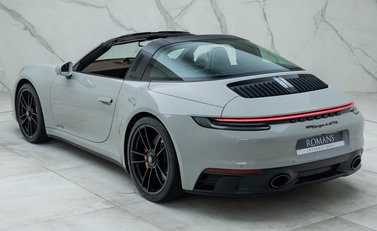 Porsche 911 Targa 4 GTS (992) 12