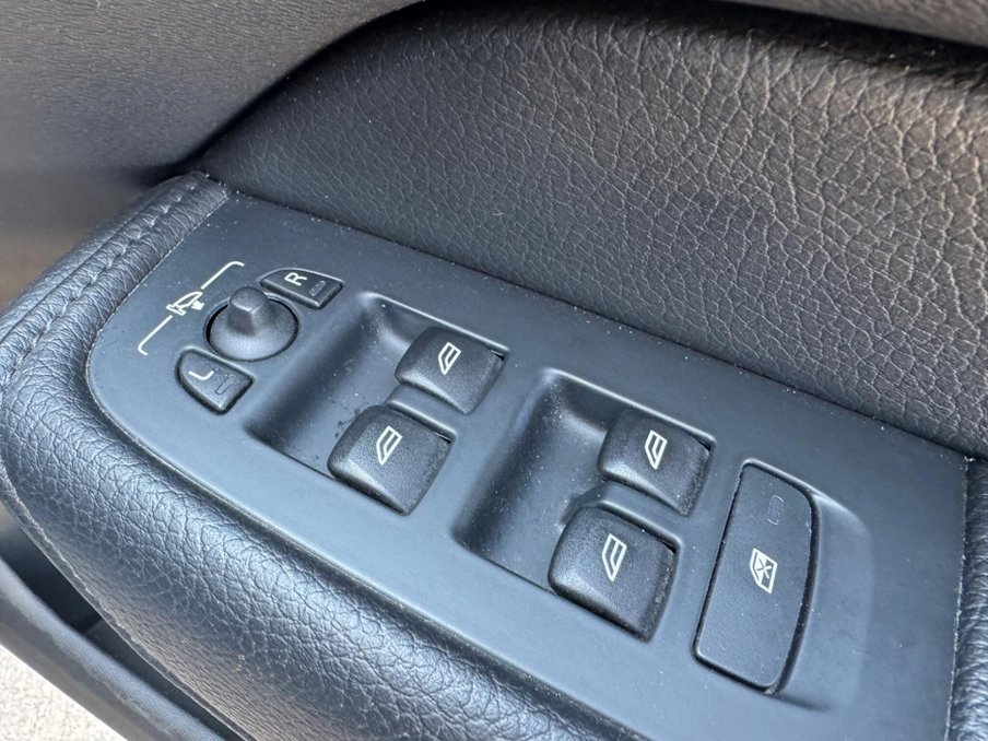 2018 Volvo XC60 — image 34