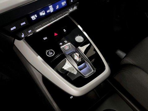 Audi Q4 50 Sport SUV 5dr Electric Auto quattro 82kWh (299 ps) Sat Nav 17