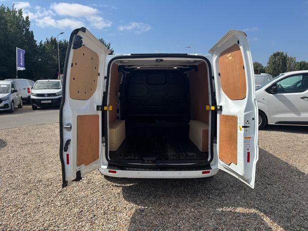 Ford Transit Custom SWB L1H1 Low Roof Limited 300 Air Con Cruise Sensors EURO 6 8
