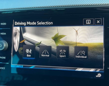 Volkswagen Passat 1.5 Passat R-Line TSi Evo 5dr 49