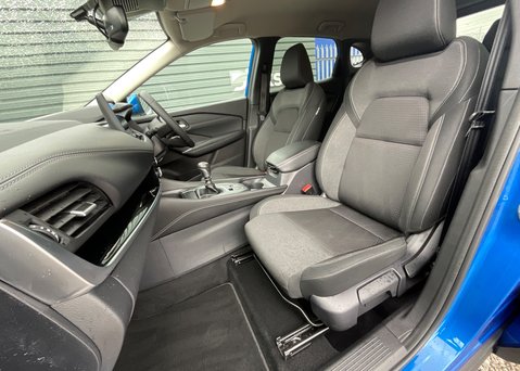 Nissan Qashqai DIG-T N-CONNECTA MHEV 16