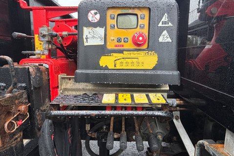 DAF LF LF 210 FA 14T with Fassi F85 Crane 27