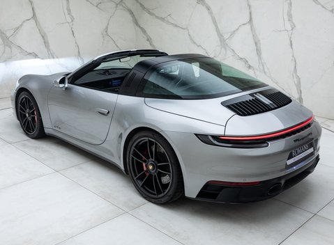 Porsche 911 Targa 4 GTS (992) 15