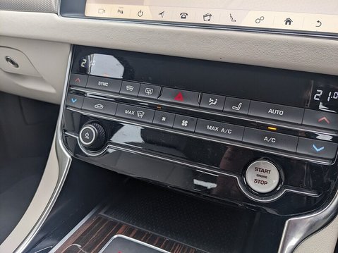 Jaguar XF PORTFOLIO 27