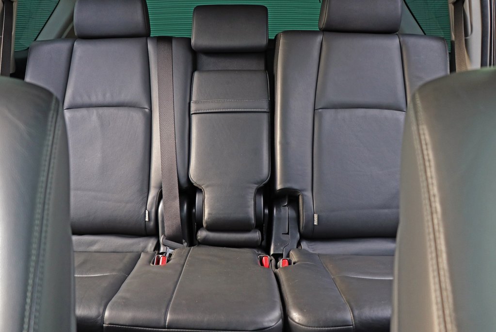 Land Cruiser Commercial