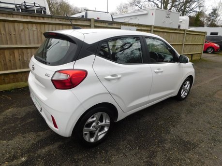 Hyundai i10 1.2 MPI SE CONNECT 5 Dr 4